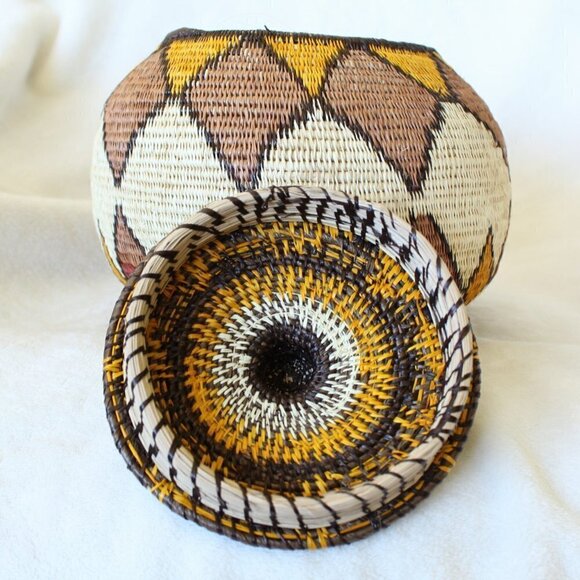 Panamanian Indian hand woven basket native Embera Wounaan triangle patterns - Picture 6 of 11